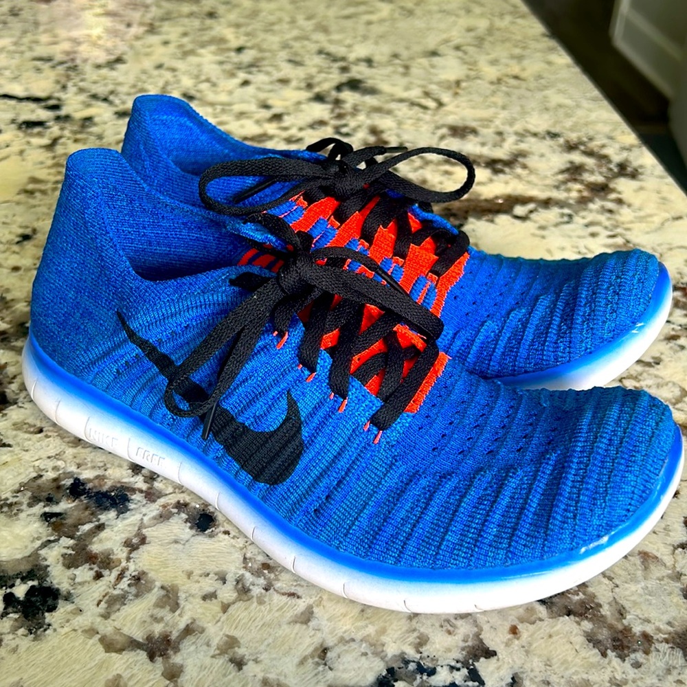 Women’s Nike Flyknit sneakers